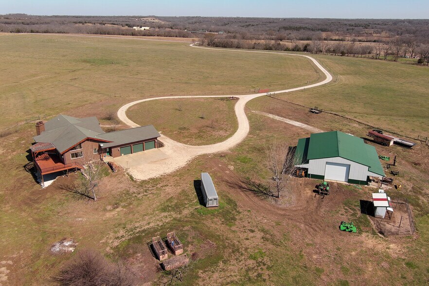 More Photos Of 32846 Block Rd, Paola Specialty For Sale