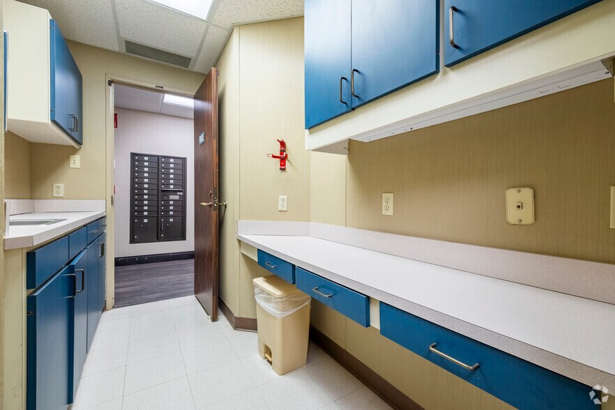 More Photos Of 2424 50th St, Lubbock Medical For Sale