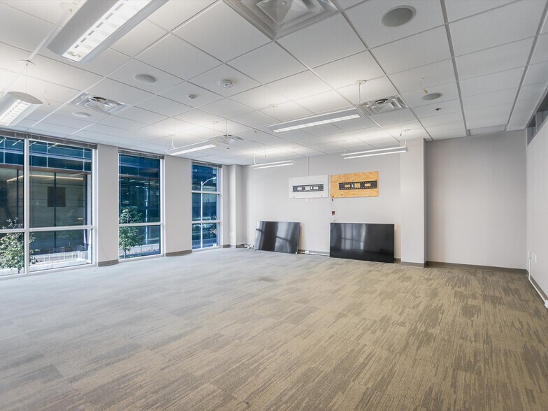 More Photos Of 1705 Guadalupe St, Austin Office For Sale