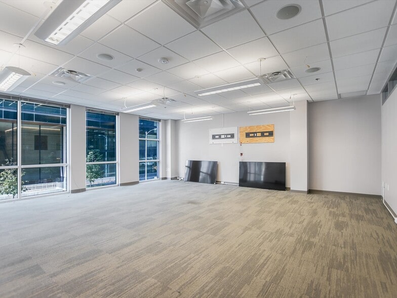 More Photos Of 1705 Guadalupe St, Austin Office For Sale