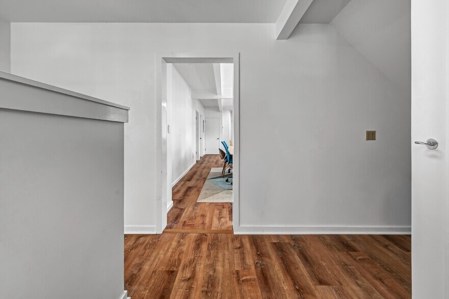 More Photos Of 14 Elm St, New Milford Office For Lease