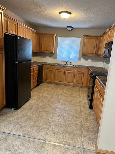 More Photos Of 3005-3033 S Shrank Cir, Independence Apartments For Sale