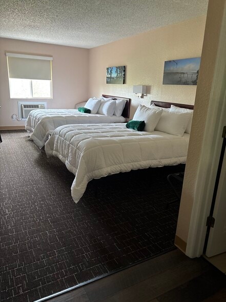 More Photos Of 3518 Osage Beach Pkwy, Osage Beach Hotel For Sale