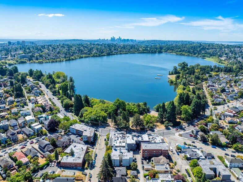 More Photos Of 7919 Wallingford Ave N, Seattle Apartments For Sale