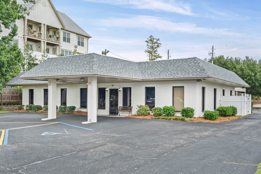 More Photos Of 3664 College Ln S, Mobile Medical For Sale