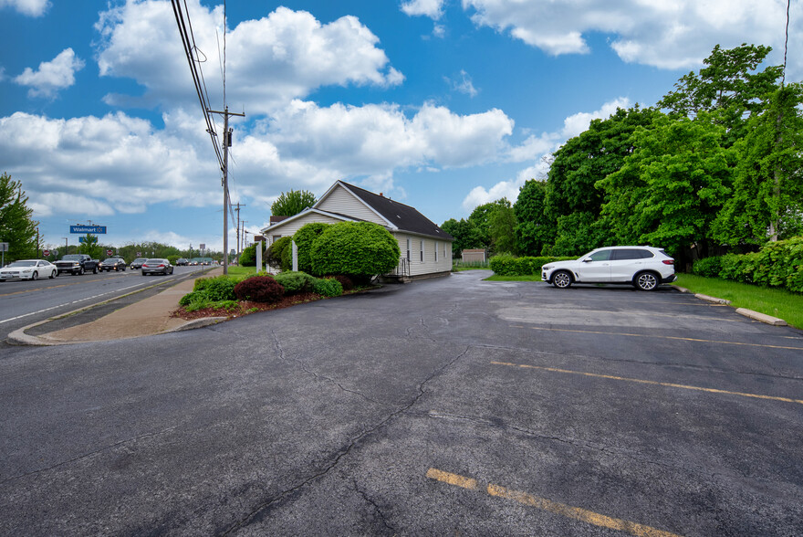 Primary Photo Of 1221 Altamont Ave, Schenectady Medical For Sale