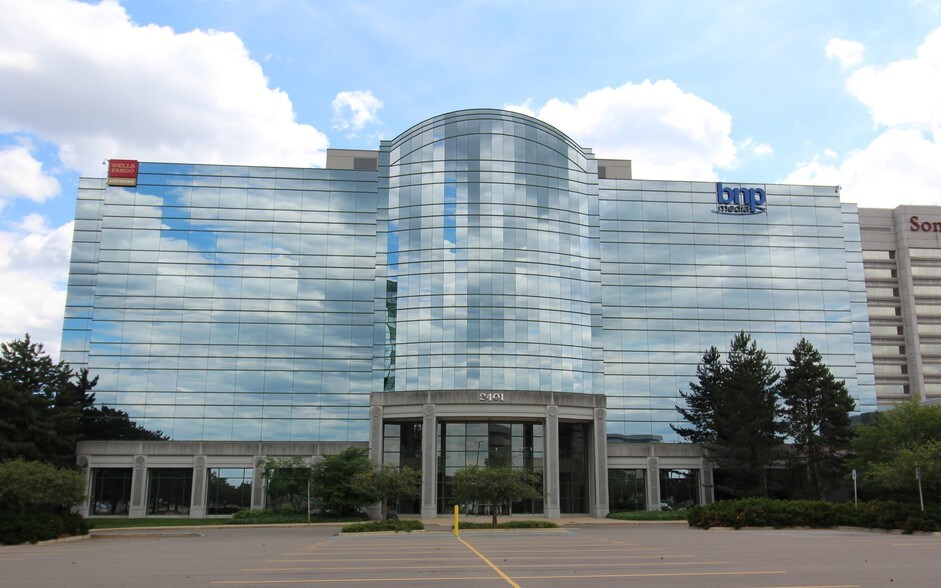 More Photos Of 2401 W Big Beaver Rd, Troy Office For Lease