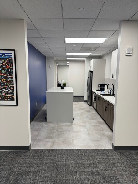 More Photos Of 100 Peachtree St NW, Atlanta Office For Lease