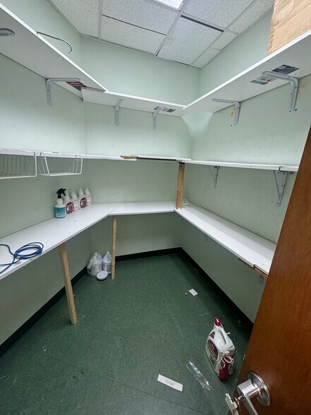 More Photos Of 634 Anderson Ave, Cliffside Park Office For Lease