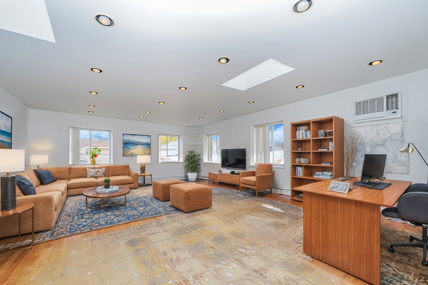 More Photos Of 339 Lincoln Ave, Staten Island Warehouse For Sale