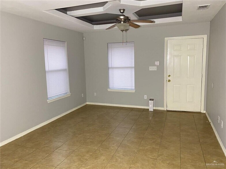 More Photos Of 3008 E Diamondhead Ave, Alton Apartments For Sale