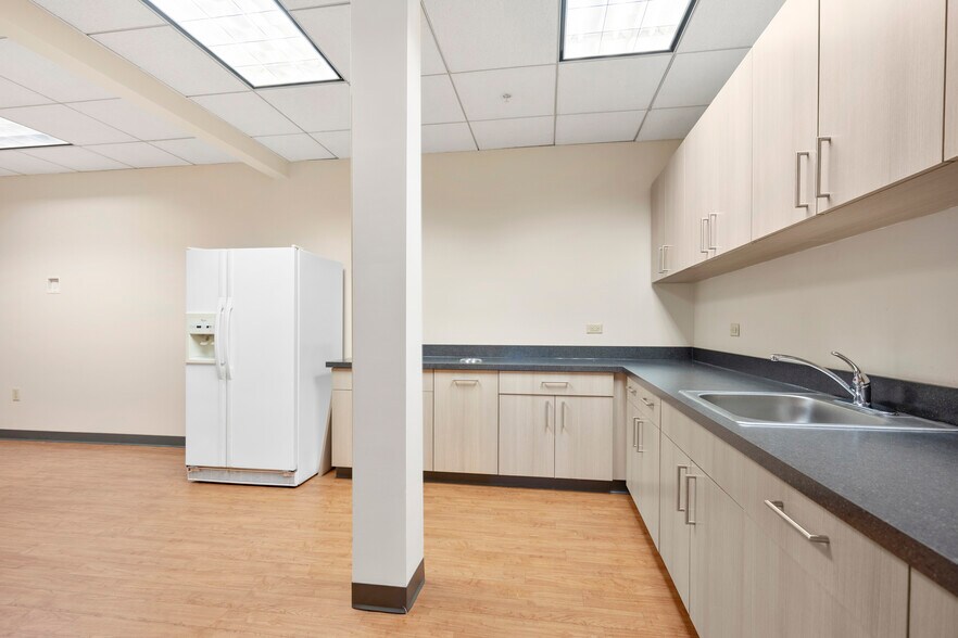 More Photos Of 40 Beaver St, Albany Office For Lease