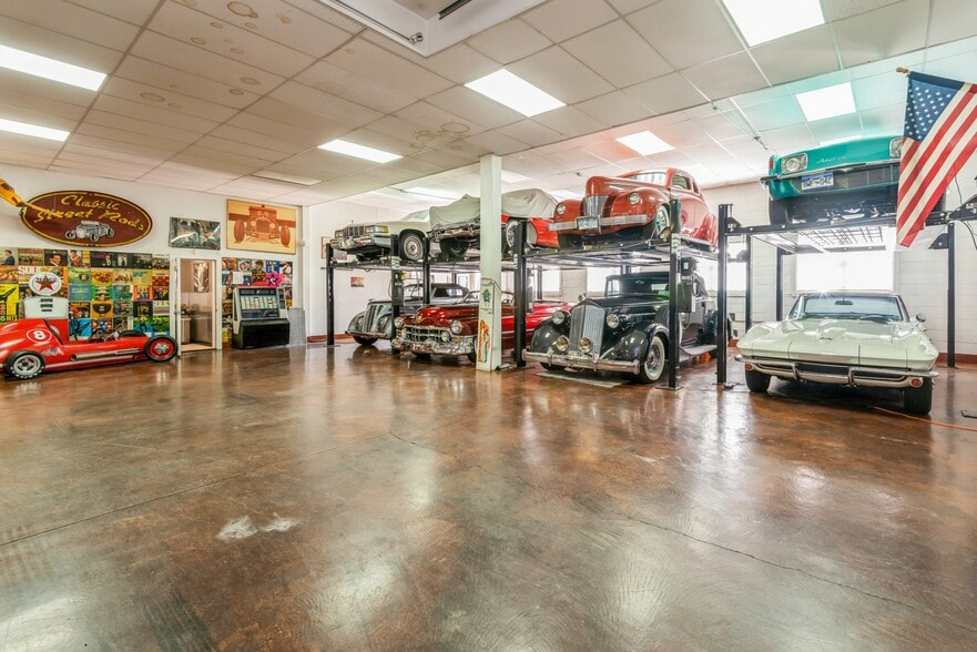 More Photos Of 41 Degnon Blvd, Bay Shore Manufacturing For Sale