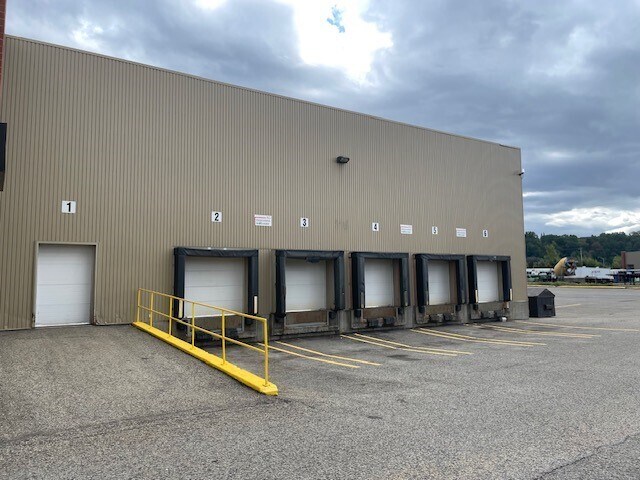 More Photos Of 1255 Rue Des Artisans, Québec Distribution For Lease