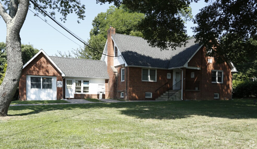 Primary Photo Of 8-10 Tindall Rd, Middletown Office For Lease