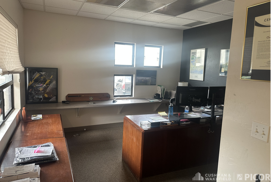More Photos Of 6450 E Broadway Blvd, Tucson Office For Sale