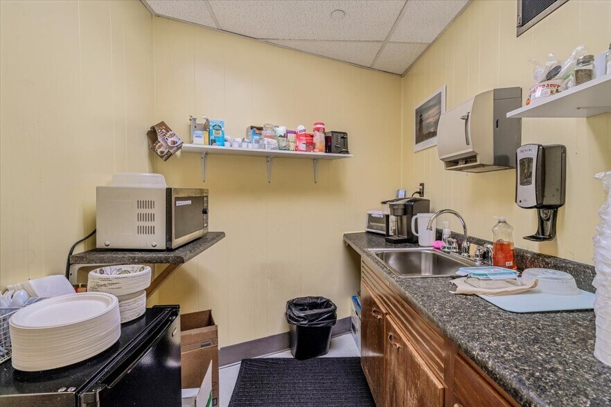 More Photos Of 723 Braddock Ave, Braddock Office For Sale