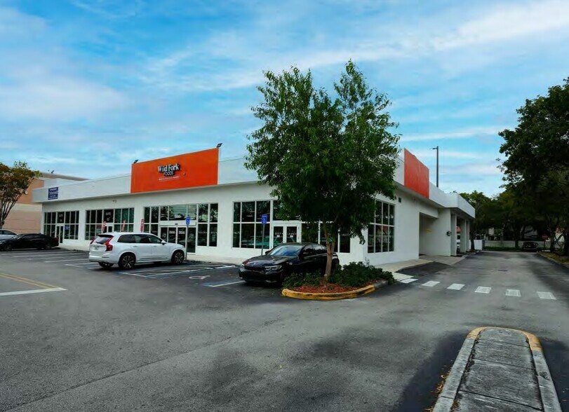 More Photos Of 10015 NW 41st St, Doral Storefront For Lease
