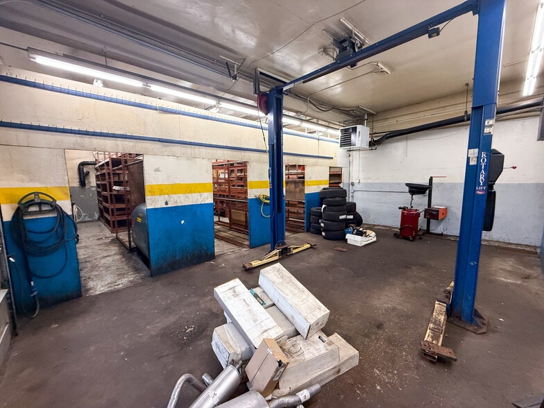 More Photos Of 901 Penn Ave, Pittsburgh Auto Repair For Sale