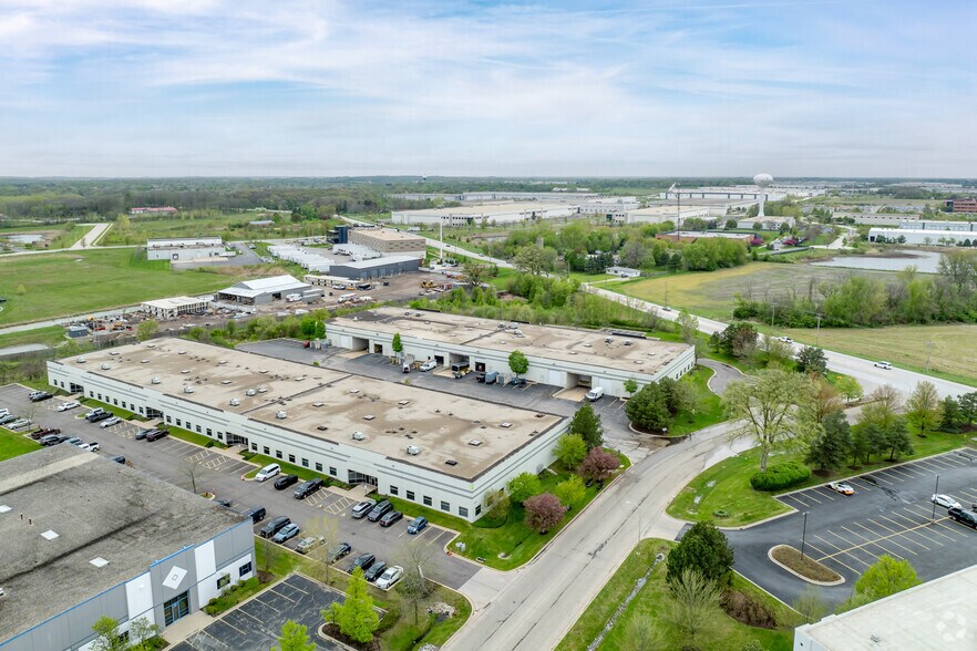 More Photos Of 1390 Gateway Dr, Elgin Manufacturing For Lease