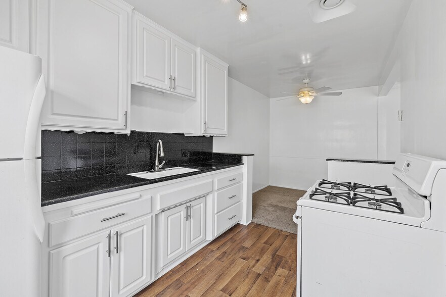 More Photos Of 1254 N Orange Dr, Los Angeles Apartments For Sale