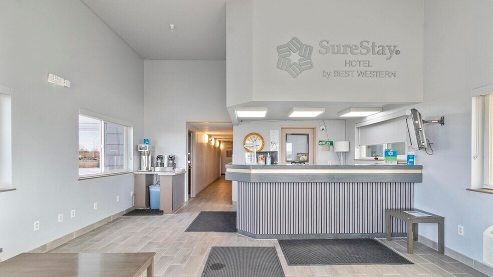 More Photos Of 1509 6th St, Wells Hotel For Sale