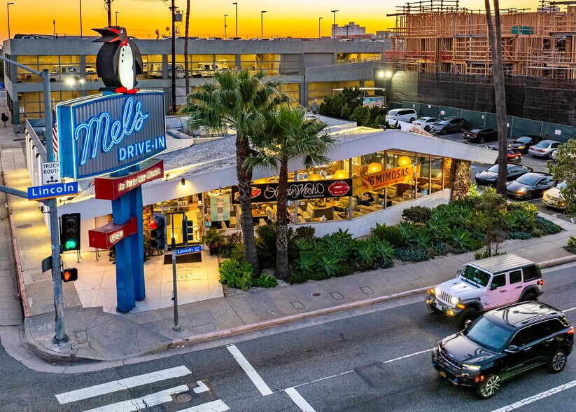 More Photos Of 1670 Lincoln Blvd, Santa Monica Restaurant For Sale