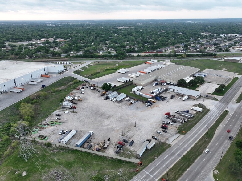 More Photos Of 3900 N Beach St, Haltom City Warehouse For Sale