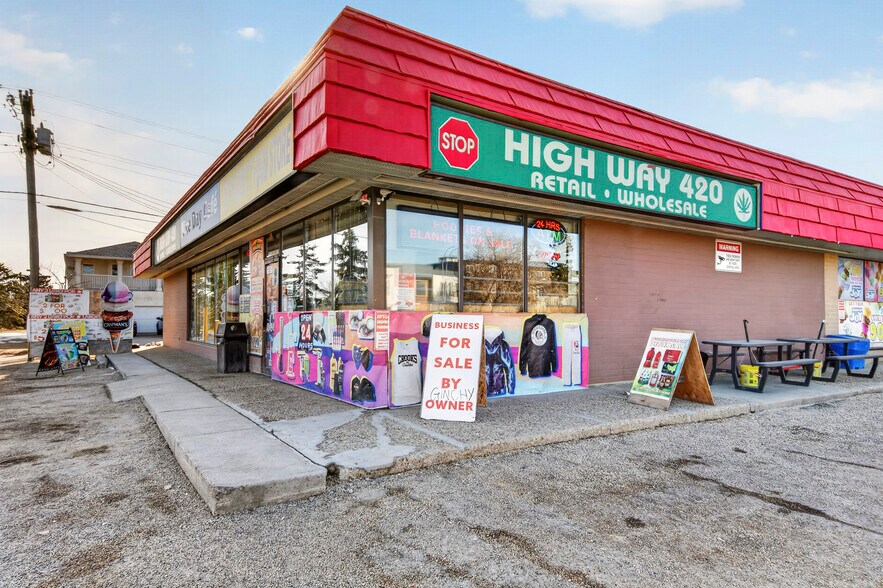 More Photos Of 10639 156th St NW, Edmonton Storefront For Sale