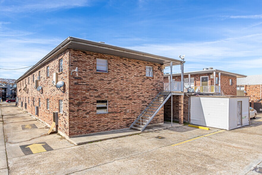 More Photos Of 4021 Hessmer Ave, Metairie Apartments For Sale