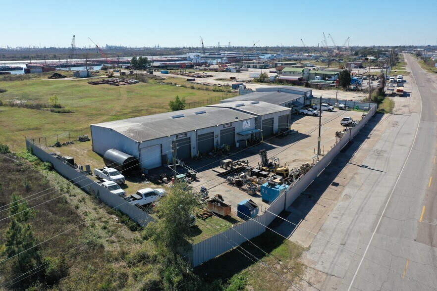 More Photos Of 17130 Market St, Channelview Warehouse For Sale