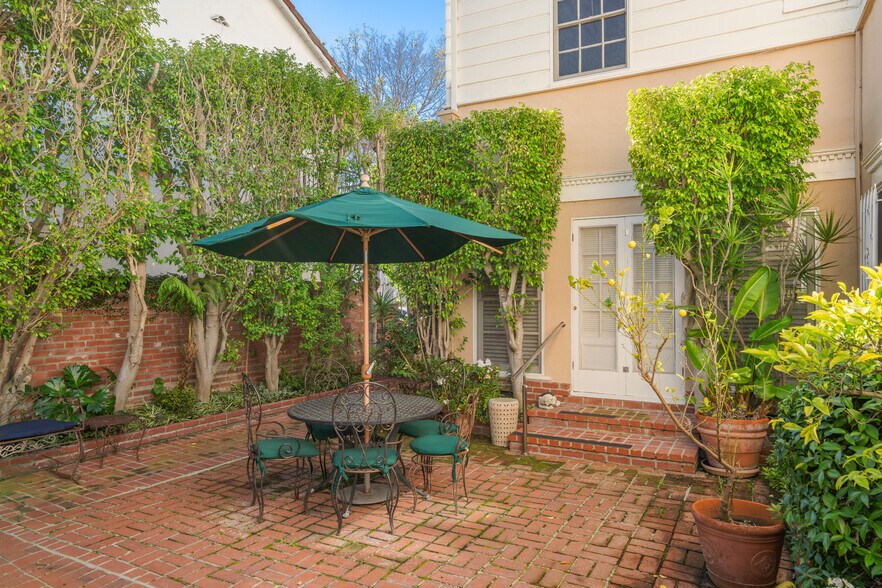 More Photos Of 208 El Camino Dr, Beverly Hills Apartments For Sale