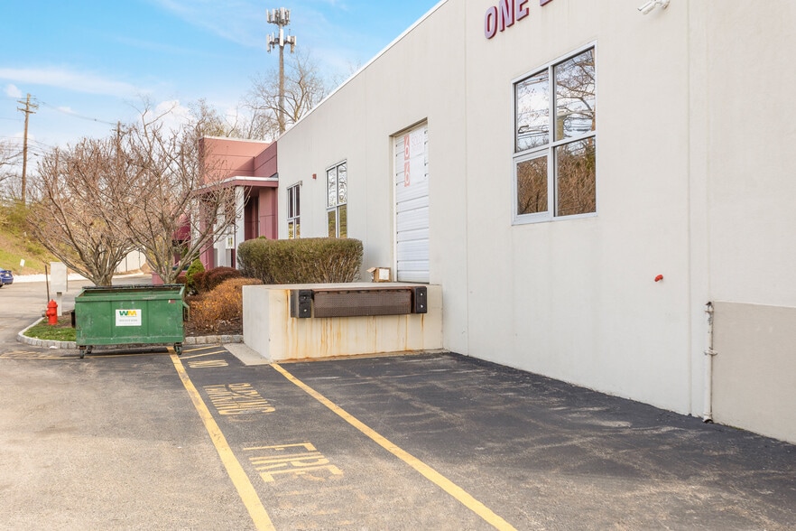 More Photos Of 1 Entin Rd, Clifton Manufacturing For Lease