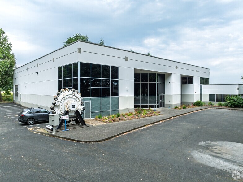 Primary Photo Of 5866 S 194th St, Kent Flex For Sale