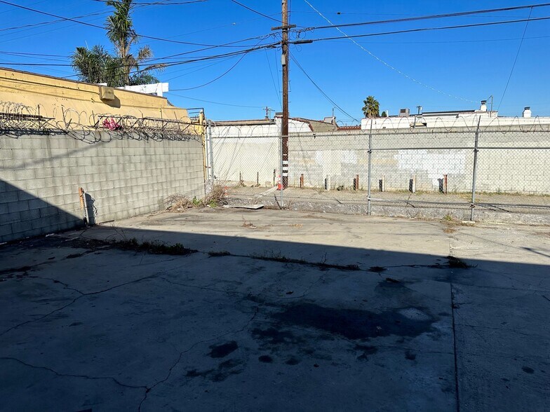 More Photos Of 2047 W Manchester Ave, Los Angeles Medical For Sale