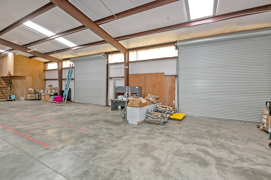 More Photos Of 361 Holcombe Rd, Bremen Warehouse For Lease