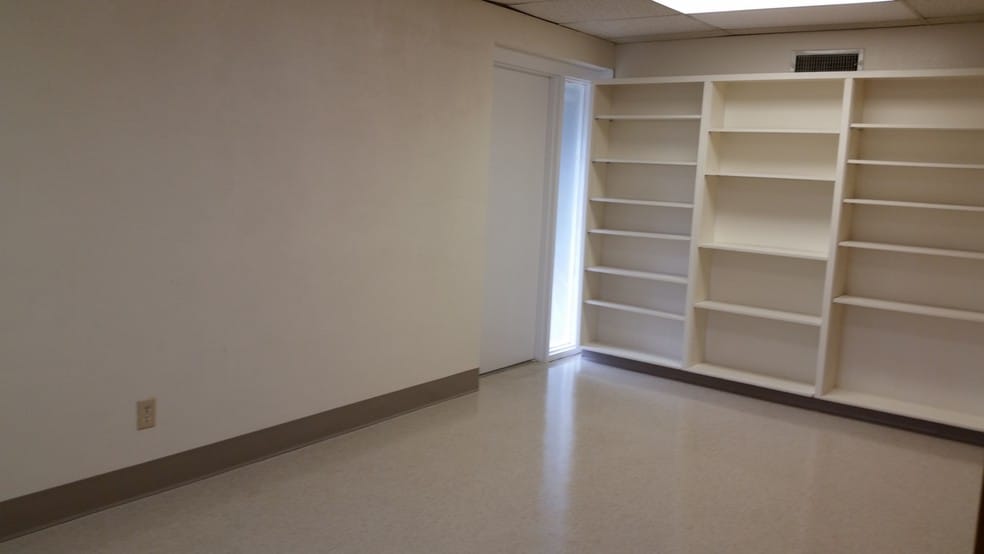 More Photos Of 809 College St, Shreveport Office For Sale