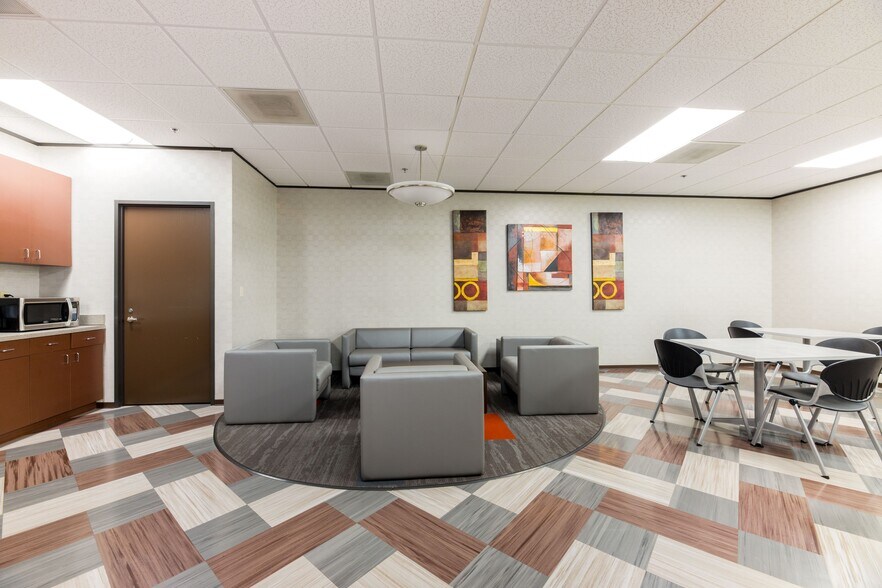 More Photos Of 1775 St James Pl, Houston Office For Lease