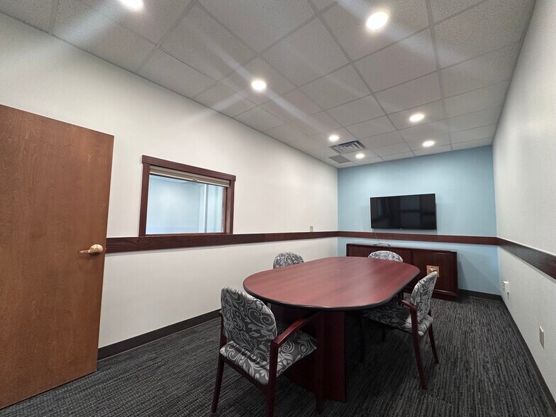 More Photos Of N7915 902nd St, River Falls Office For Lease