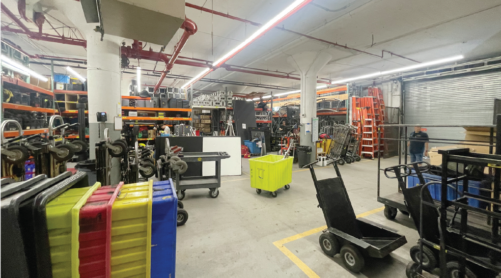 More Photos Of 4310 21st St, Long Island City Warehouse For Lease