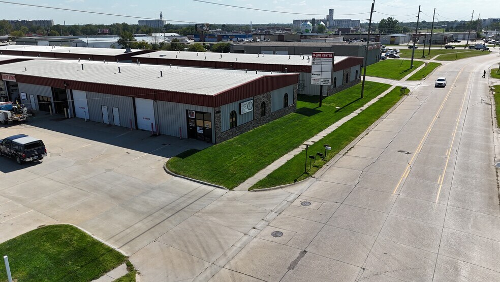 Primary Photo Of 3260 N 20th St, Lincoln Flex For Lease
