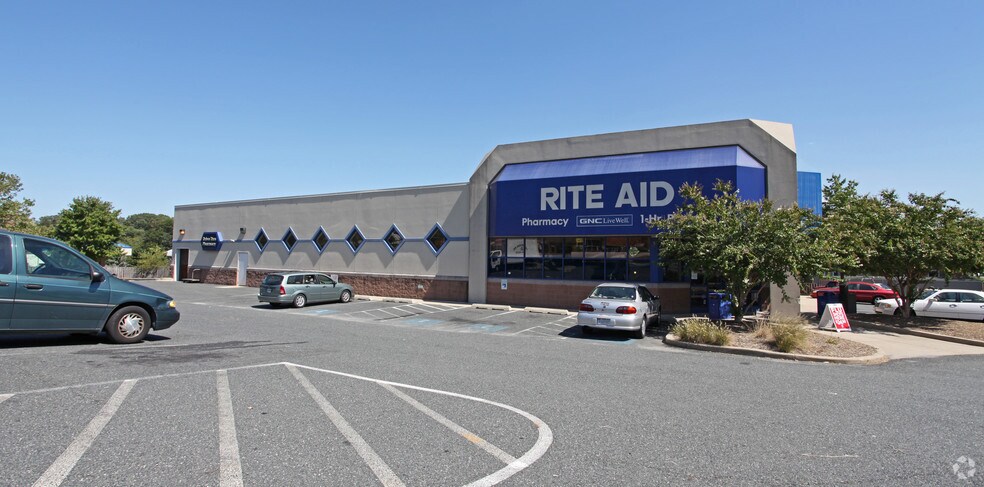 More Photos Of 6402 Golden Ring Rd, Rosedale Drugstore For Sale