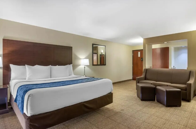More Photos Of 4155 28th St SE, Grand Rapids Hotel For Sale