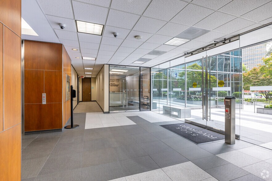 More Photos Of 5005 Riverway Dr, Houston Office For Lease