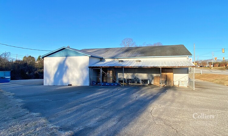 More Photos Of 353 Hyatt St, Gaffney Flex For Sale