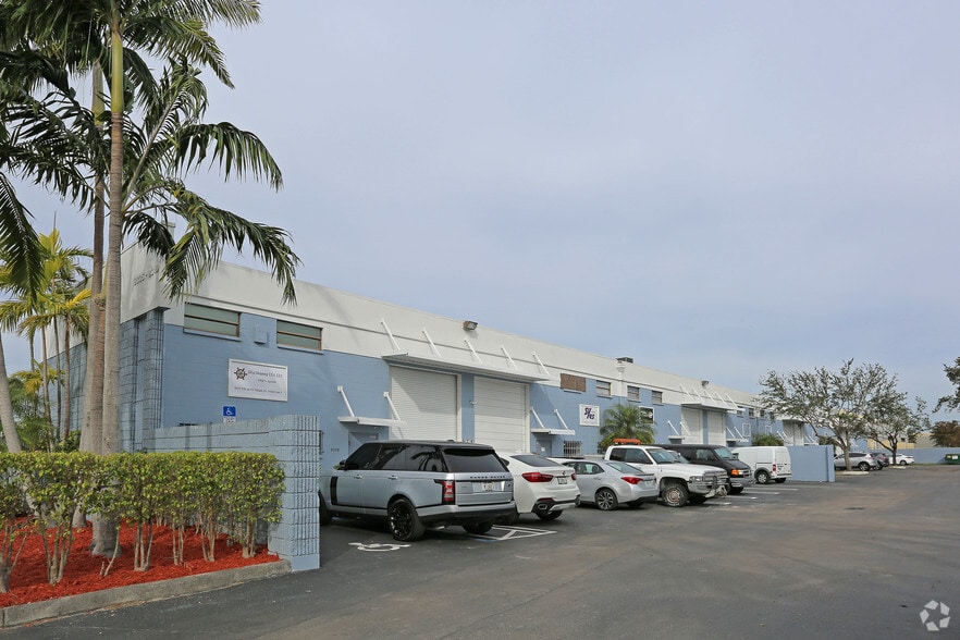 More Photos Of 8335 NW 64th St, Medley Light Distribution For Sale