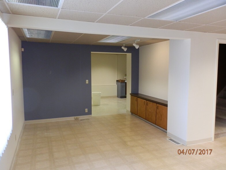 More Photos Of 4655-4657 Leavenworth St, Omaha Freestanding For Sale