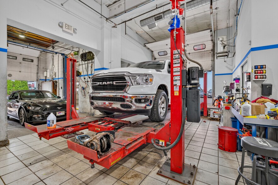 More Photos Of 708 N 18th St, Allentown Auto Repair For Lease