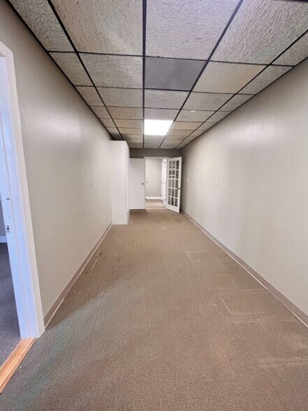 More Photos Of 121 Talcott Rd, West Hartford Office For Sale