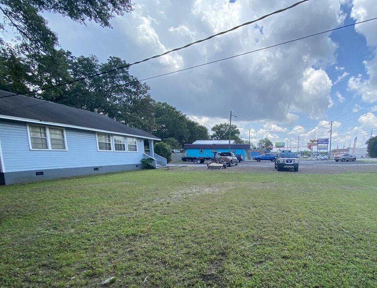 More Photos Of 2177 E Olive Rd, Pensacola Auto Dealership For Sale